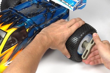 Preview: HUDY Schraubenschlüssel für 17mm Off-Road Felgenbefestigung